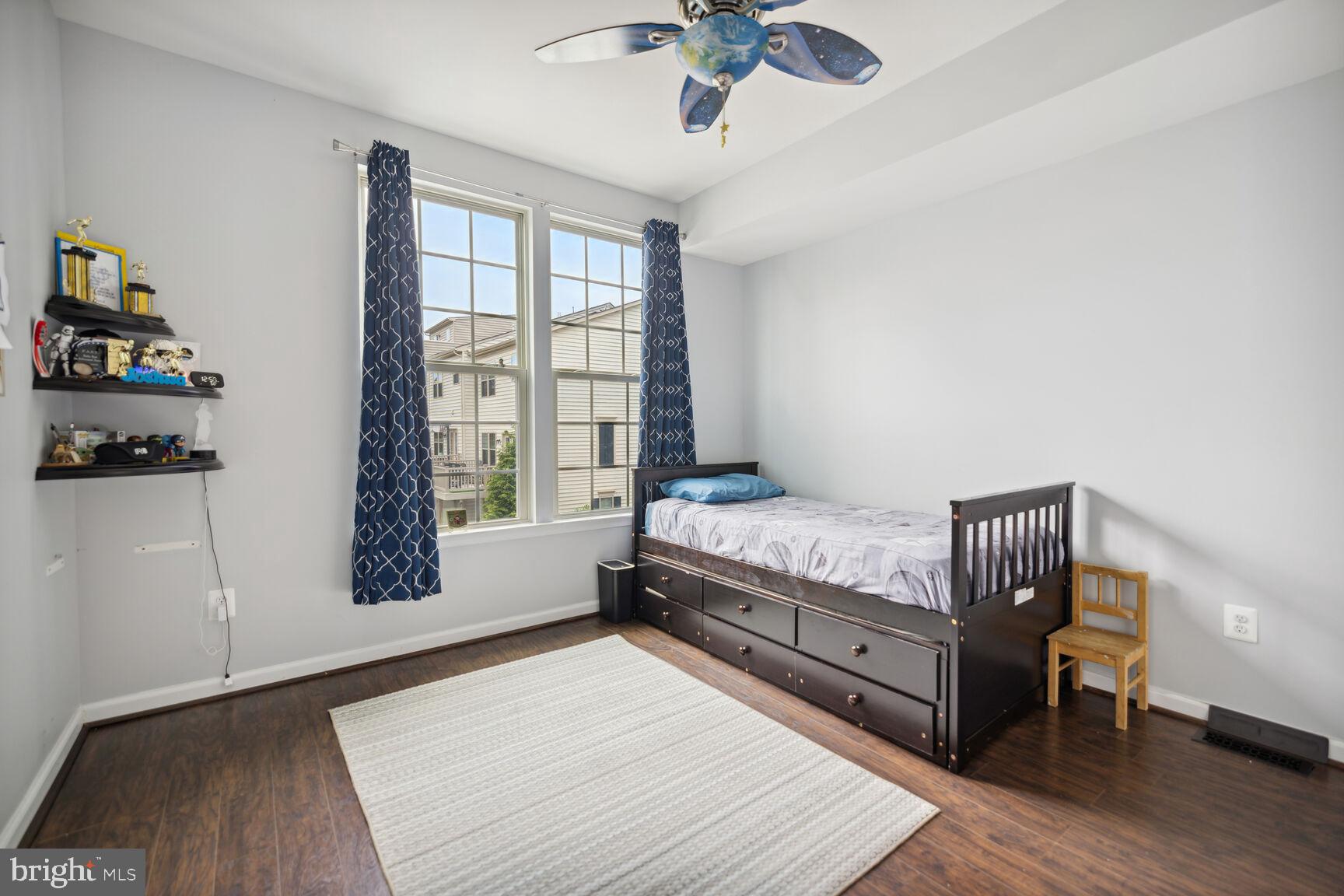 OAKDALE VILLAGE - Residential