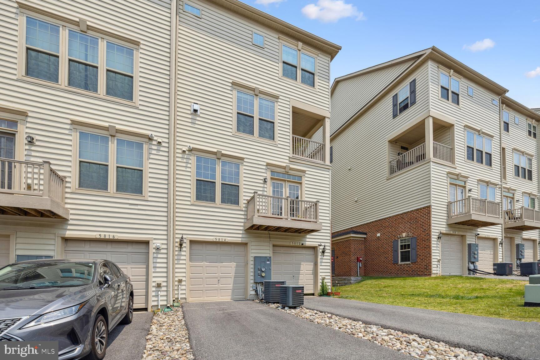 OAKDALE VILLAGE - Residential