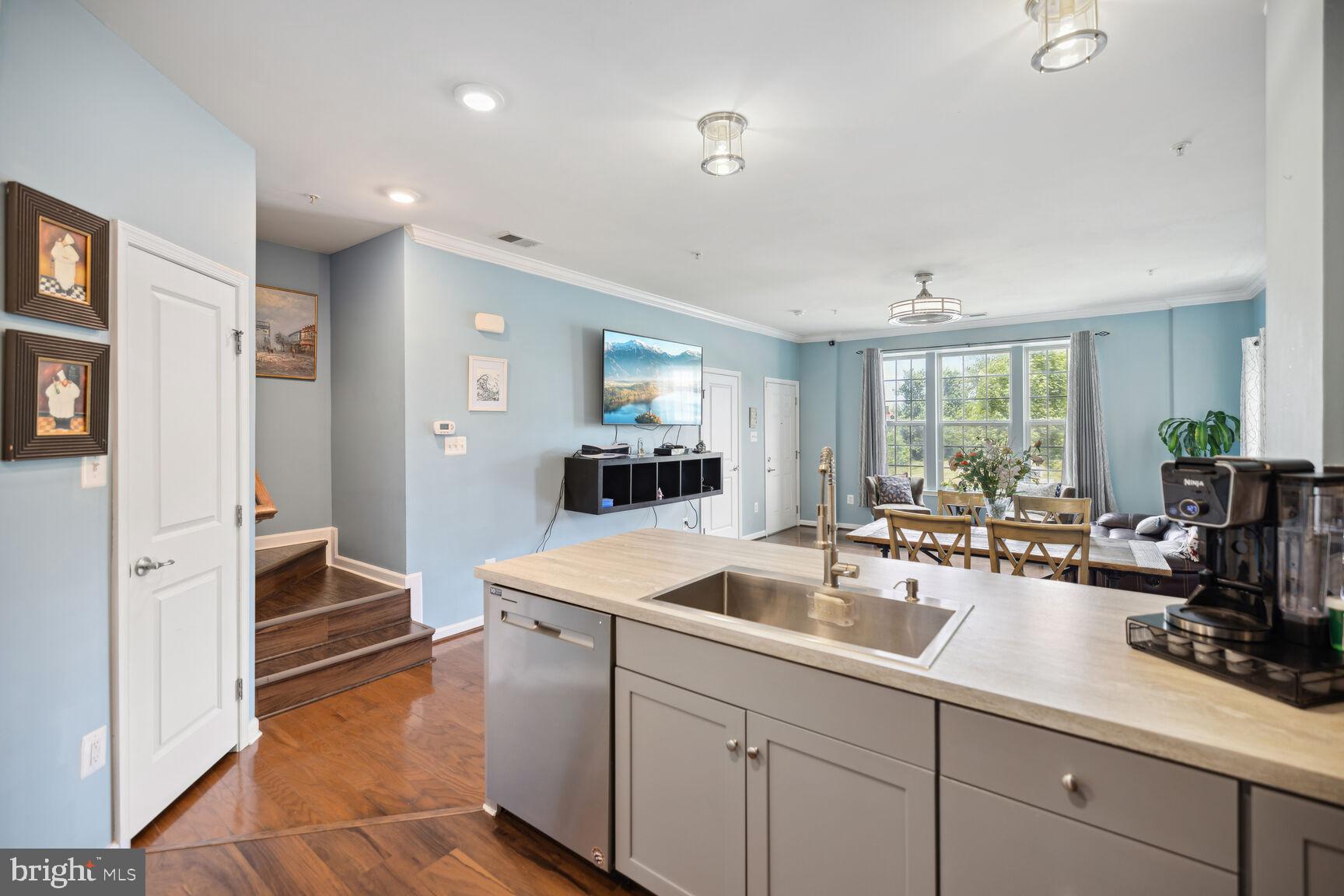 OAKDALE VILLAGE - Residential