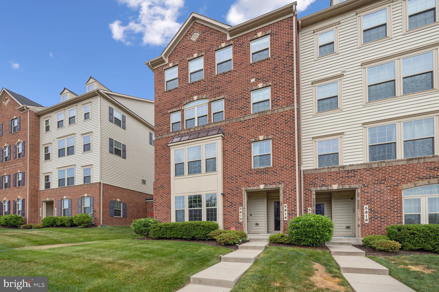 OAKDALE VILLAGE - Residential