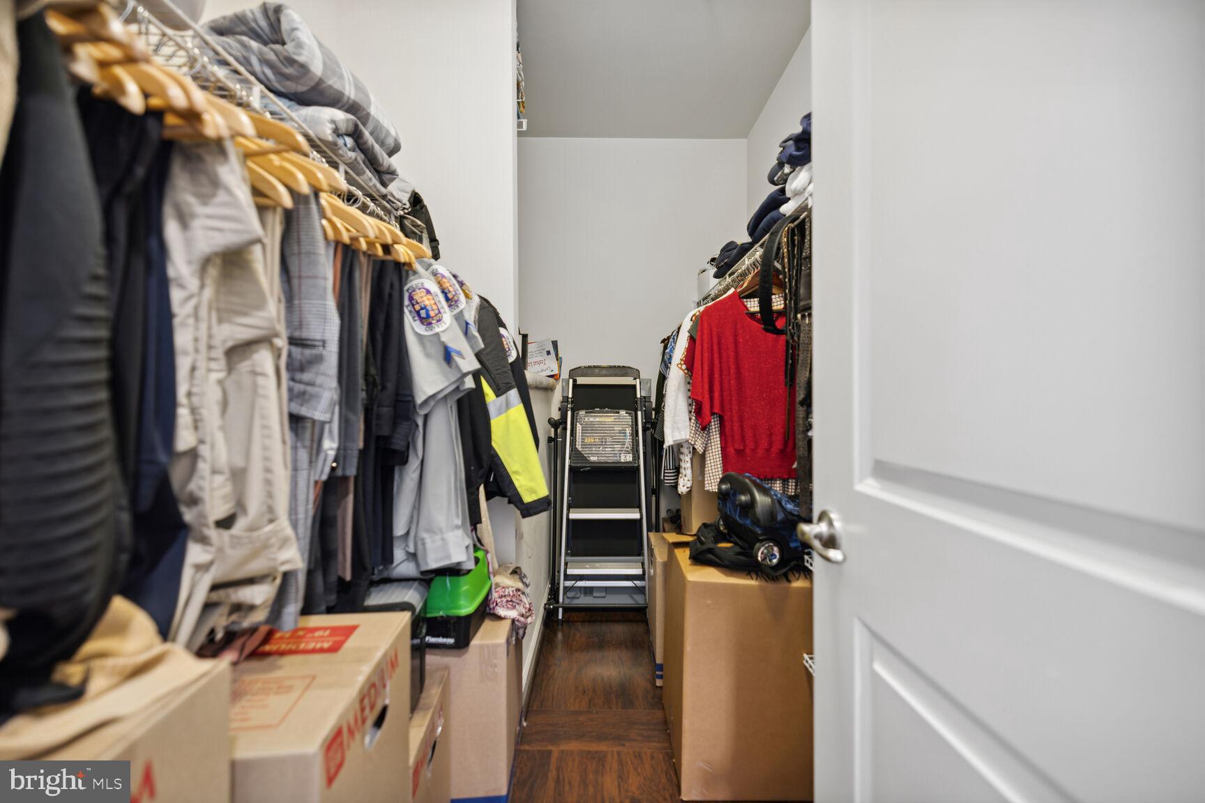 OAKDALE VILLAGE - Residential