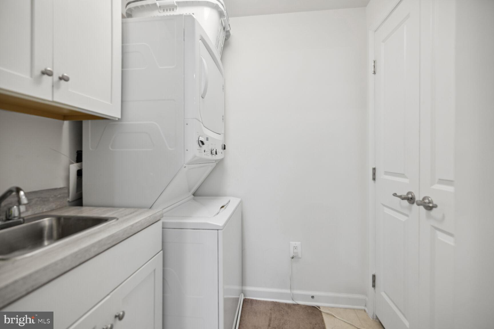 OAKDALE VILLAGE - Residential