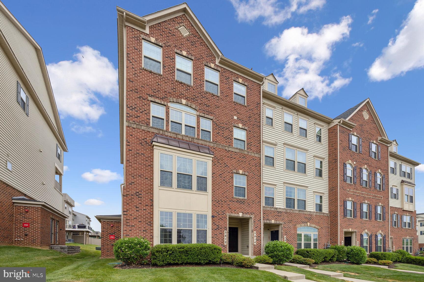 OAKDALE VILLAGE - Residential