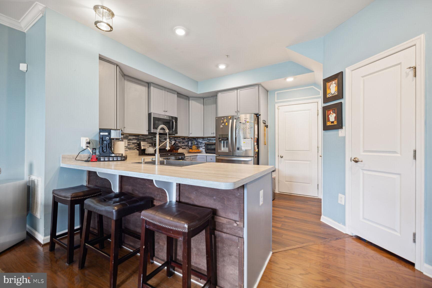 OAKDALE VILLAGE - Residential