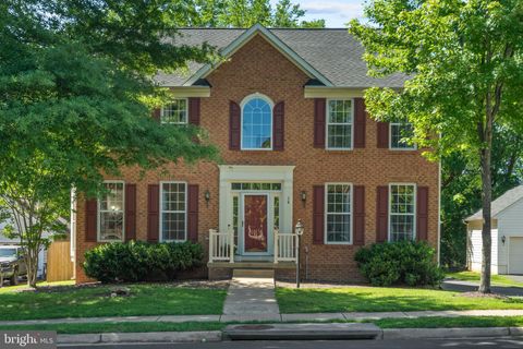 Homes For Sale - 14 Cooper Run Street<br/> Loudoun County, LOVETTSVILLE, VA 20180