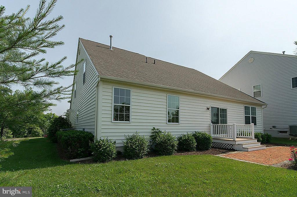 THE LAKES AT MARTINSBURG - Residential Lease