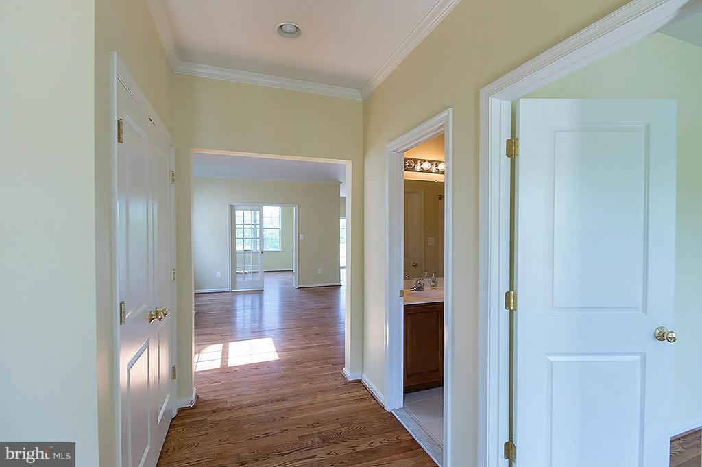 THE LAKES AT MARTINSBURG - Residential Lease