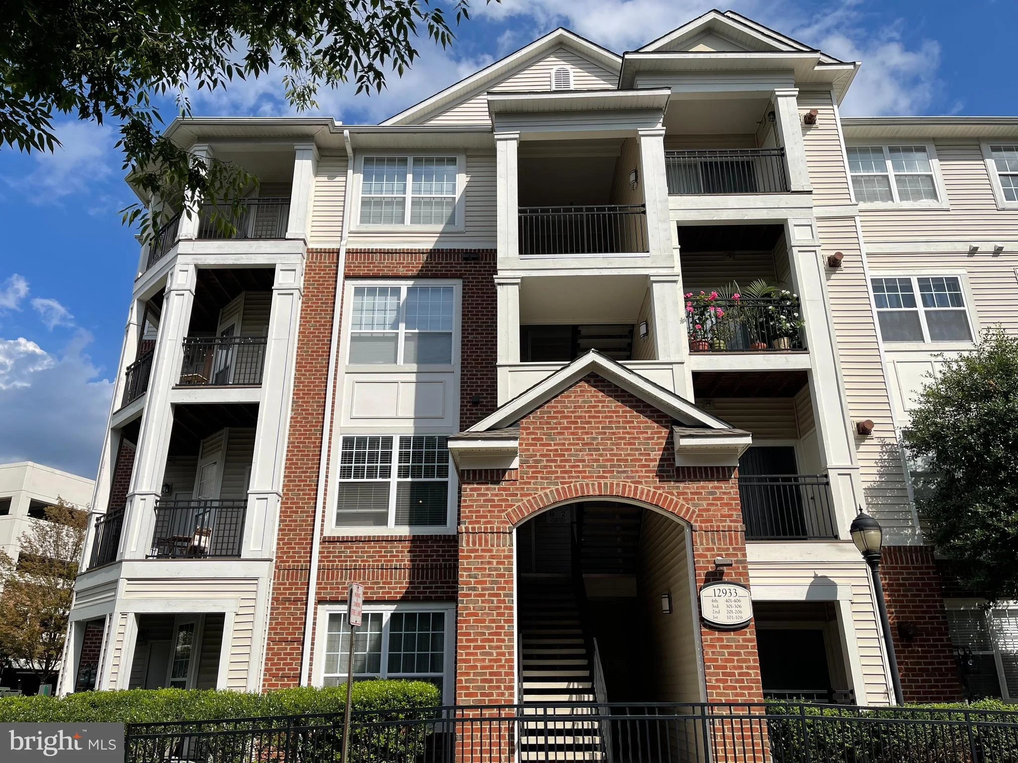 12933 Centre Park Circle Unit 402, Herndon, VA 20171