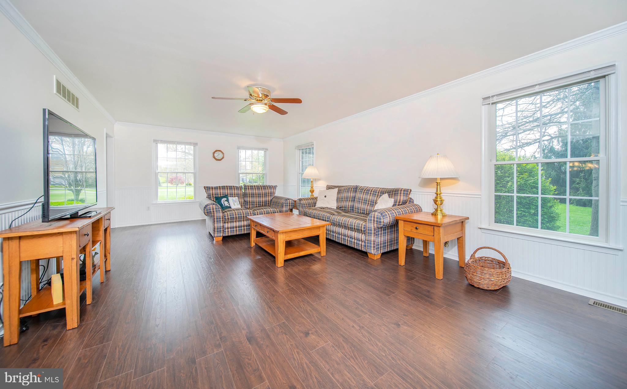 STRAWBERRY HILL - Residential