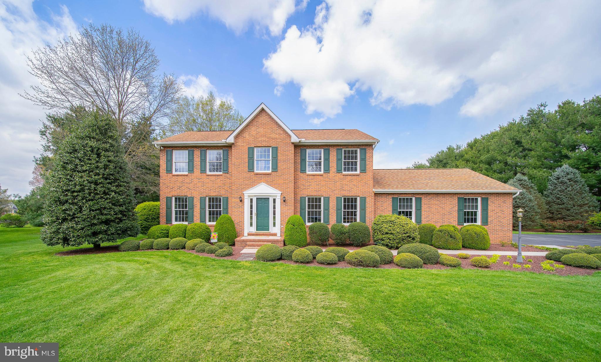 STRAWBERRY HILL - Residential