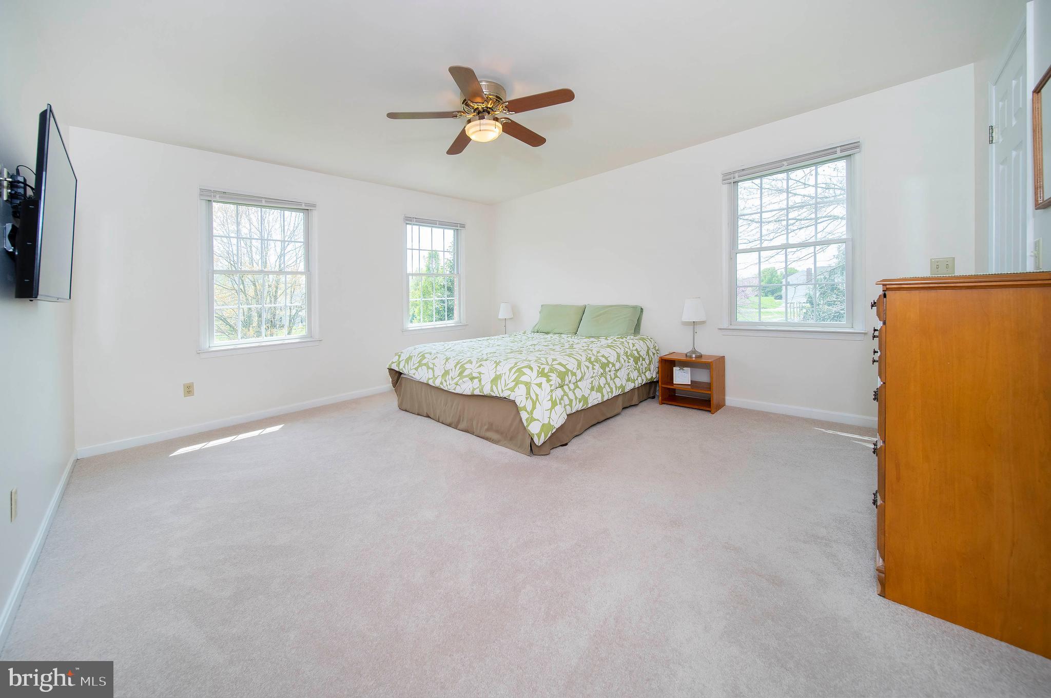 STRAWBERRY HILL - Residential