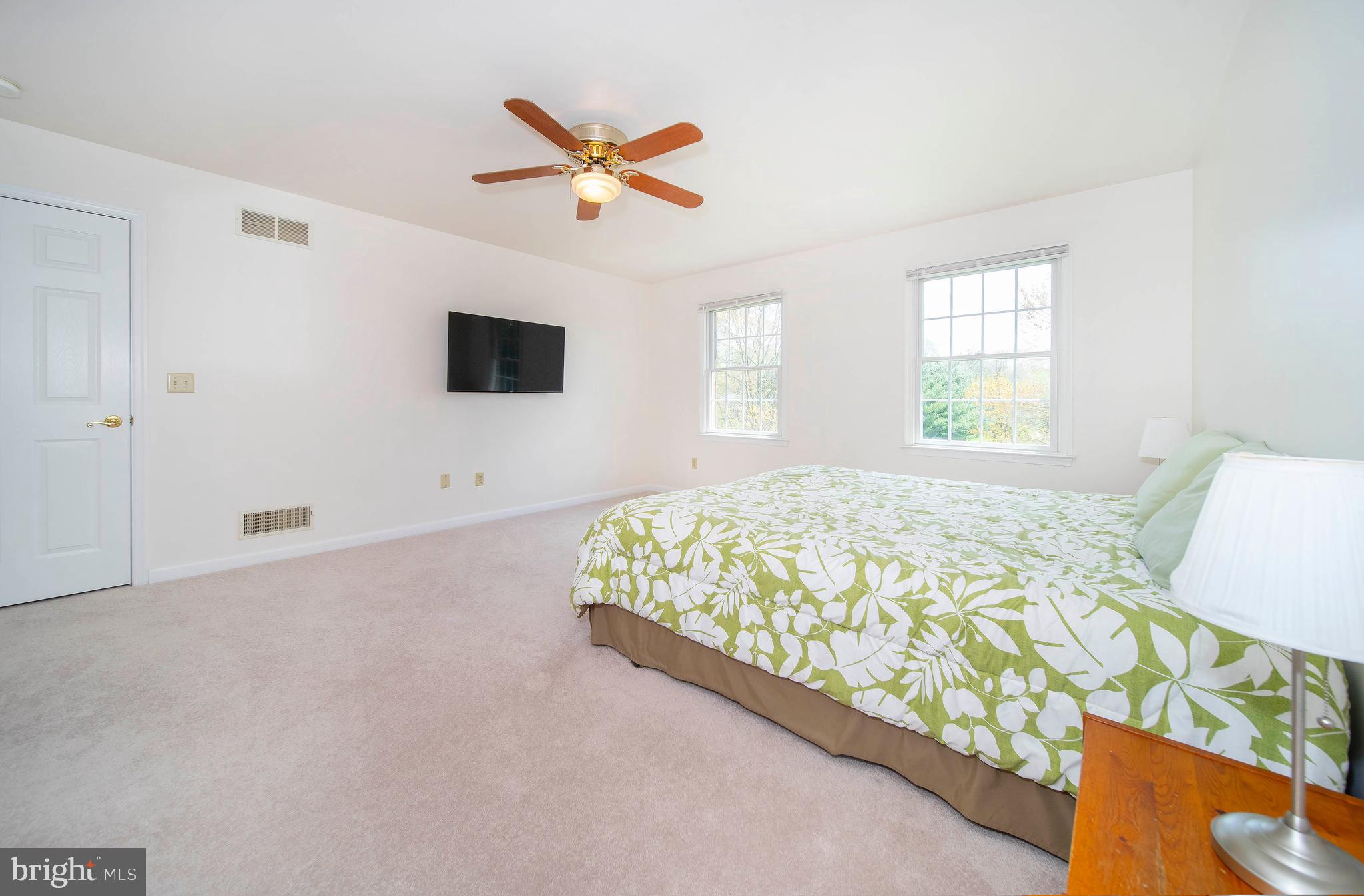 STRAWBERRY HILL - Residential