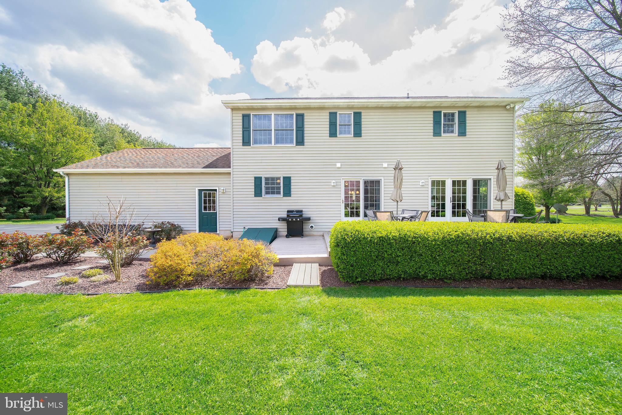 STRAWBERRY HILL - Residential