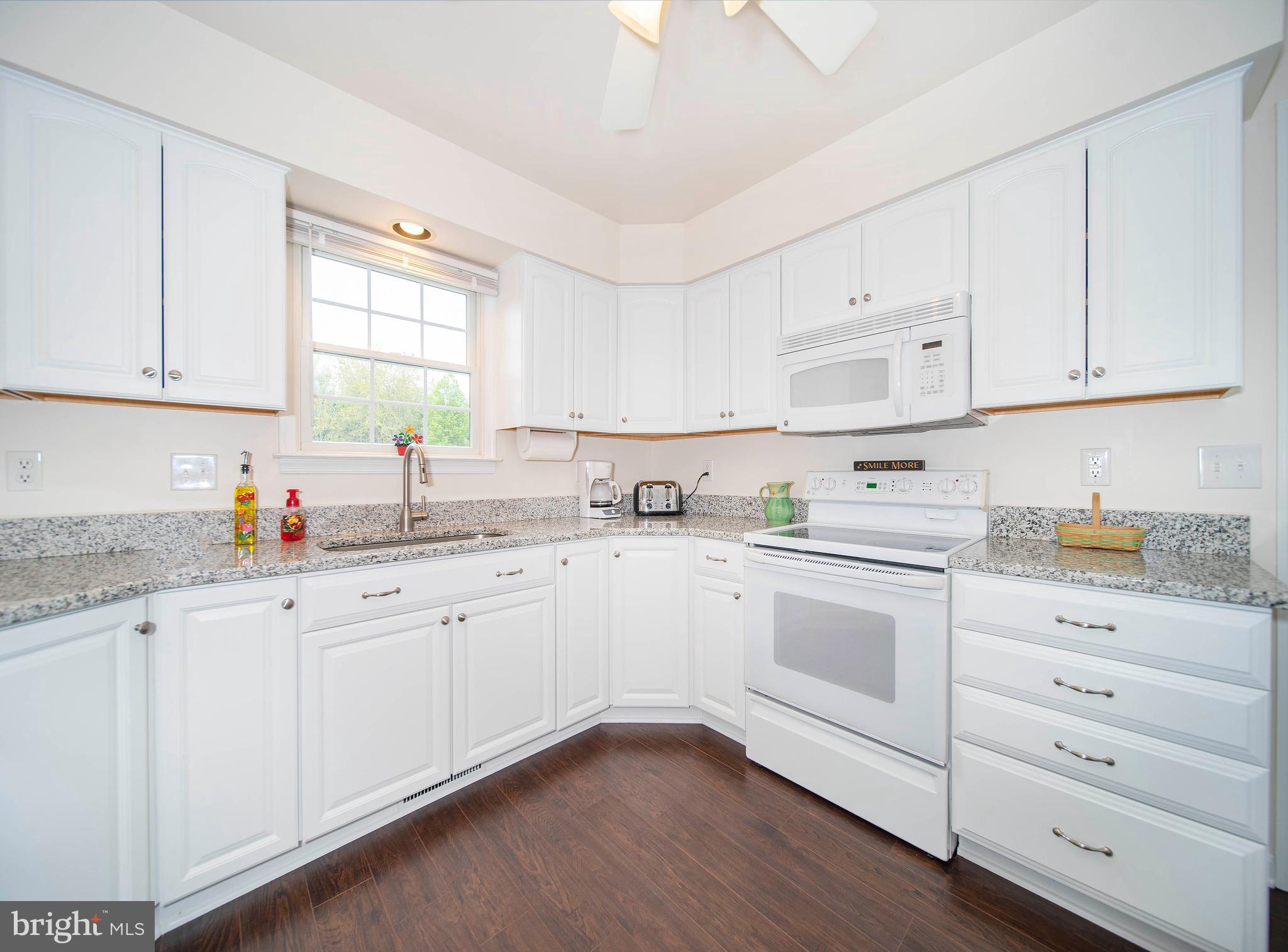 STRAWBERRY HILL - Residential