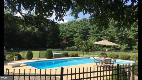 STRAWBERRY HILL - Residential