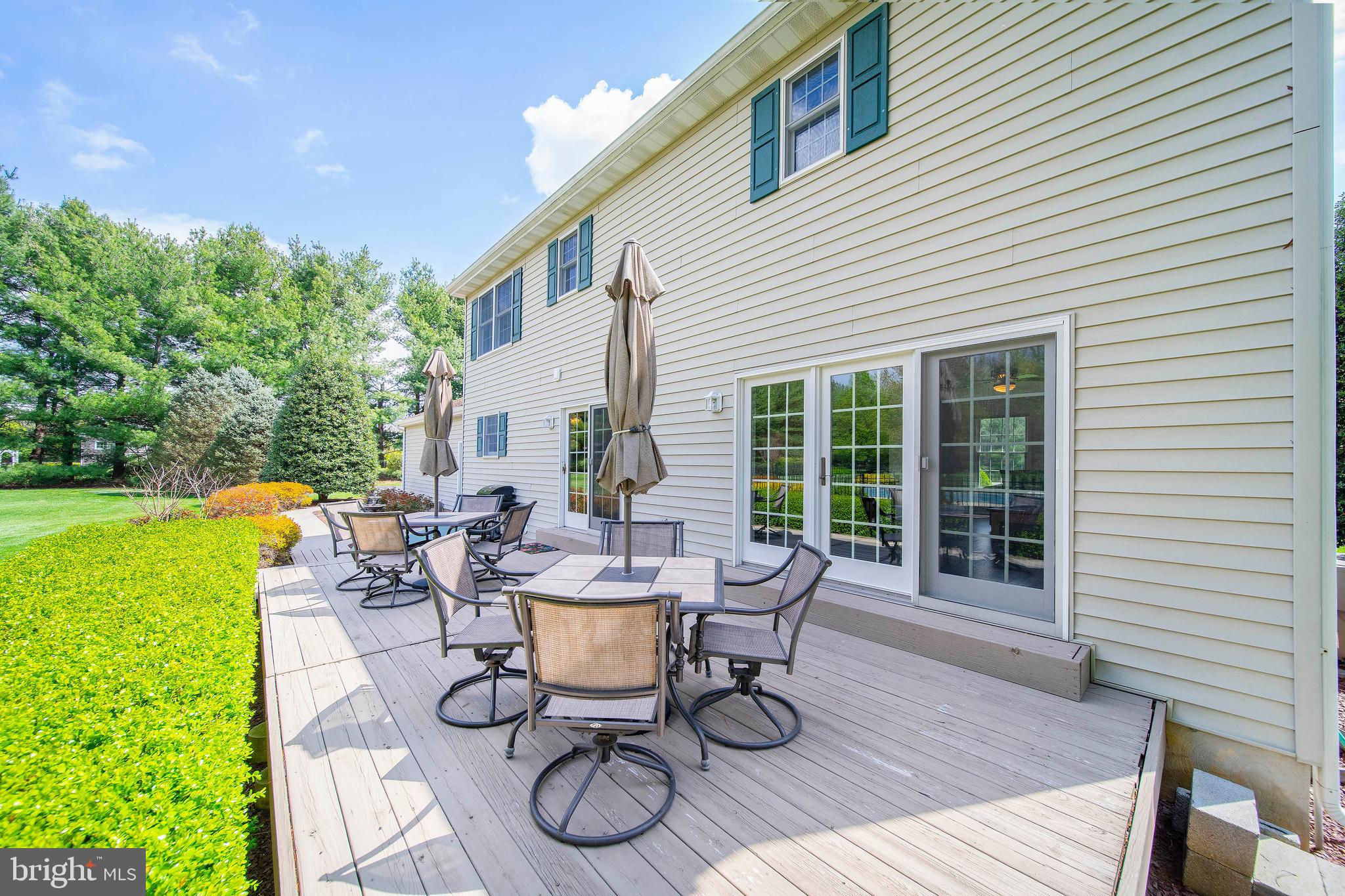 STRAWBERRY HILL - Residential