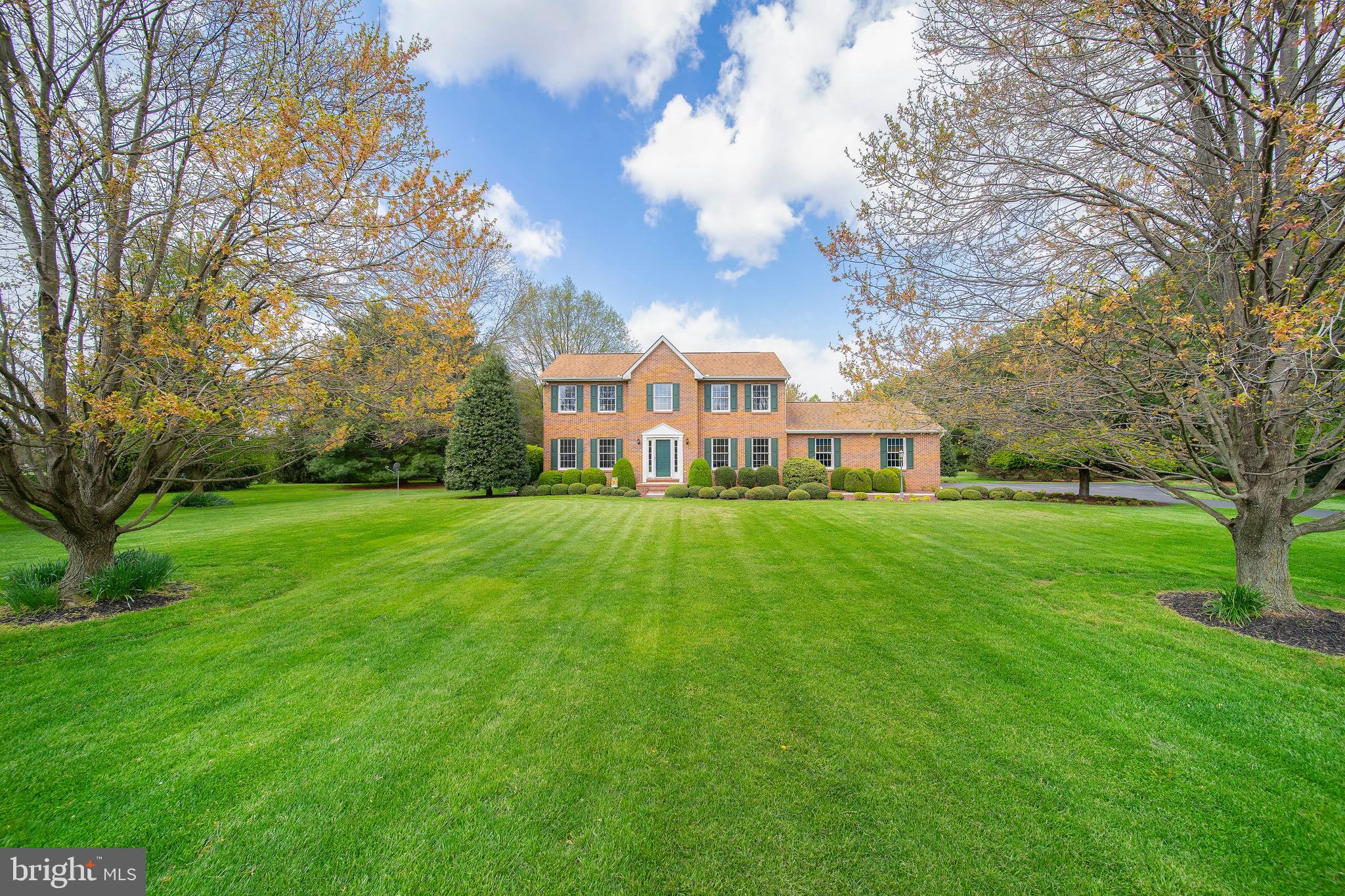 STRAWBERRY HILL - Residential