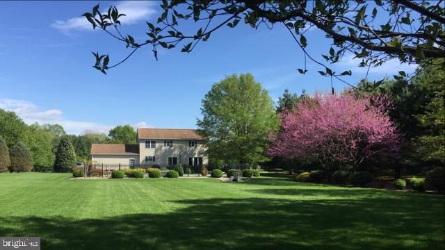 STRAWBERRY HILL - Residential