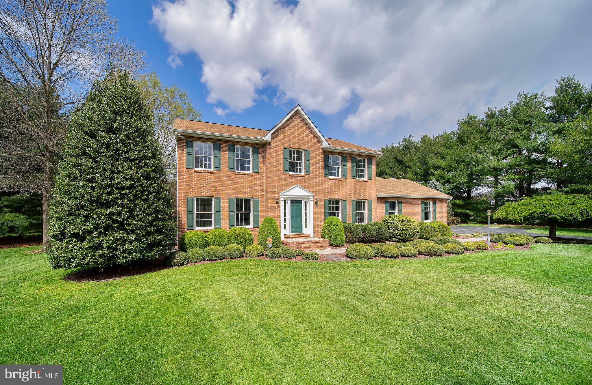 STRAWBERRY HILL - Residential