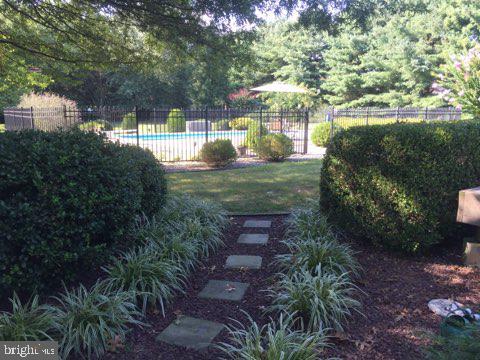 STRAWBERRY HILL - Residential