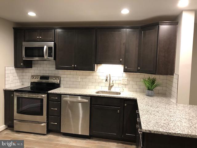 OAK HURST - Residential Lease