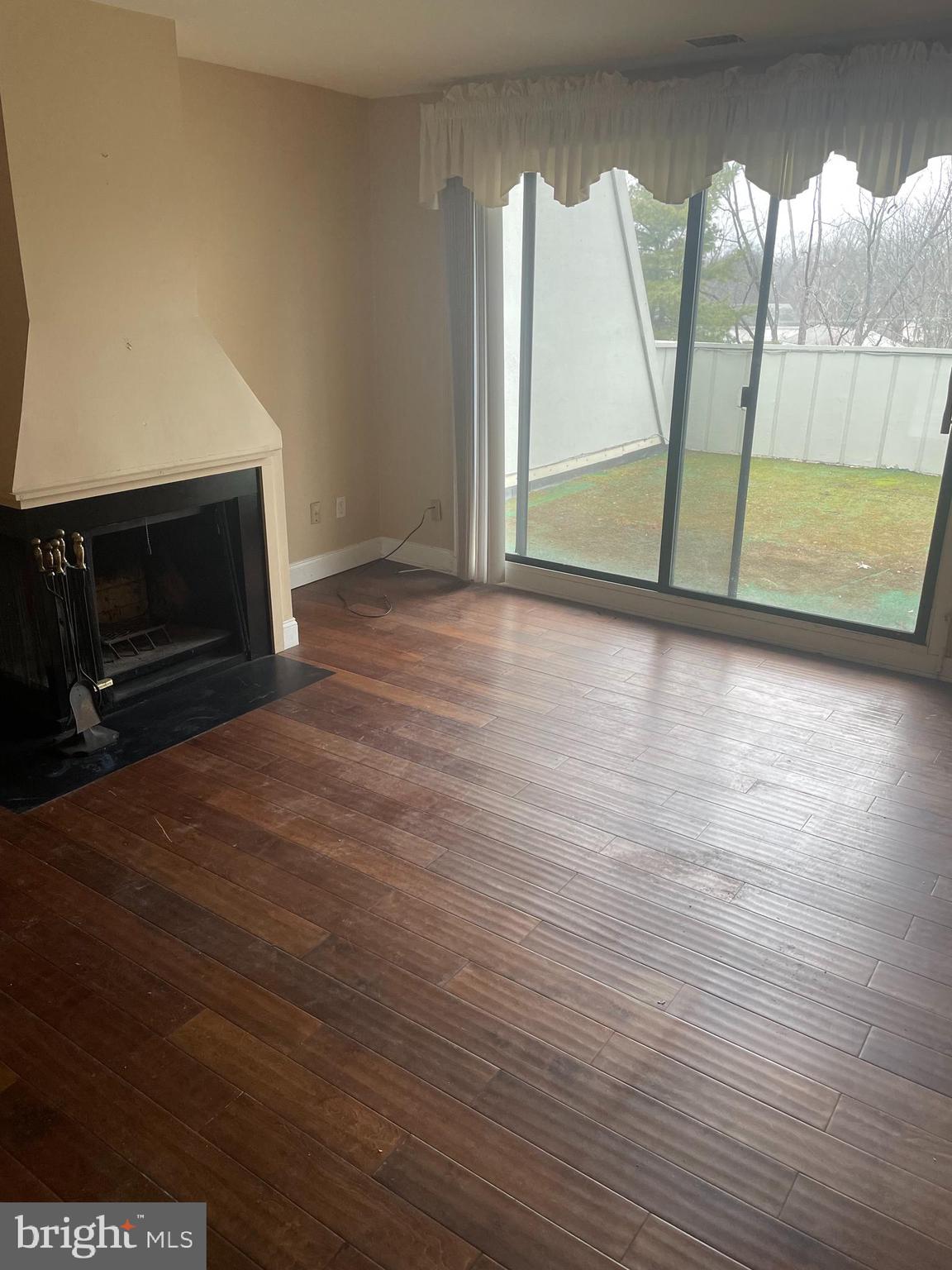 SUMMIT HOUSE - Residential