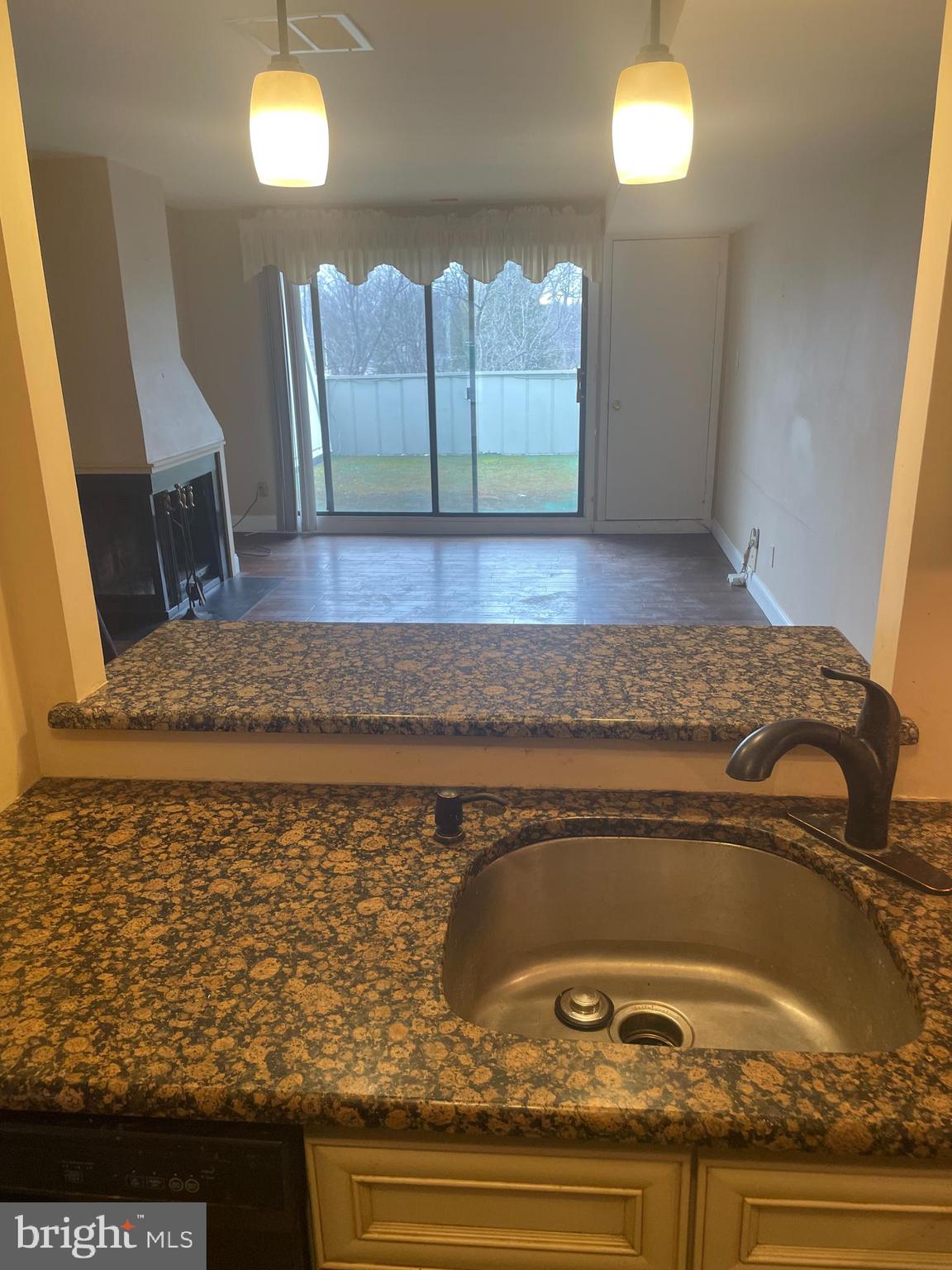 SUMMIT HOUSE - Residential