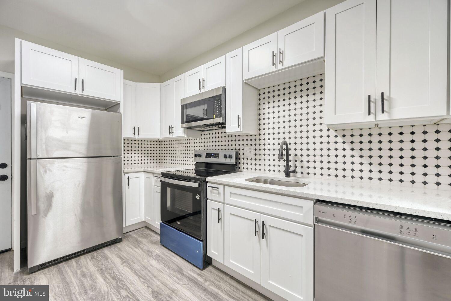 HIGHLANDTOWN - Residential