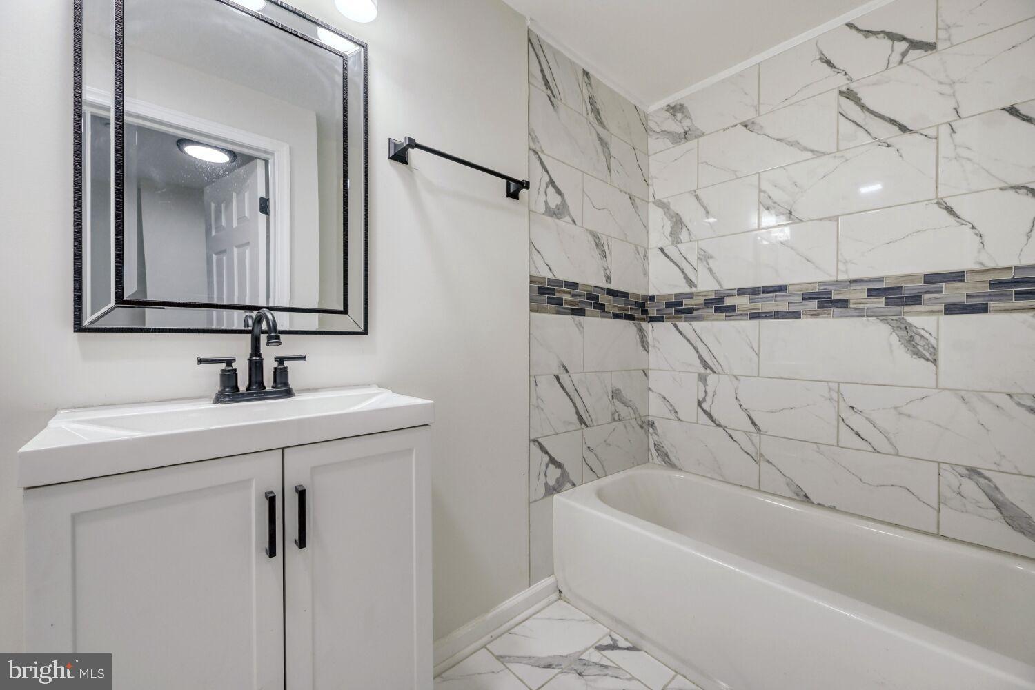 HIGHLANDTOWN - Residential