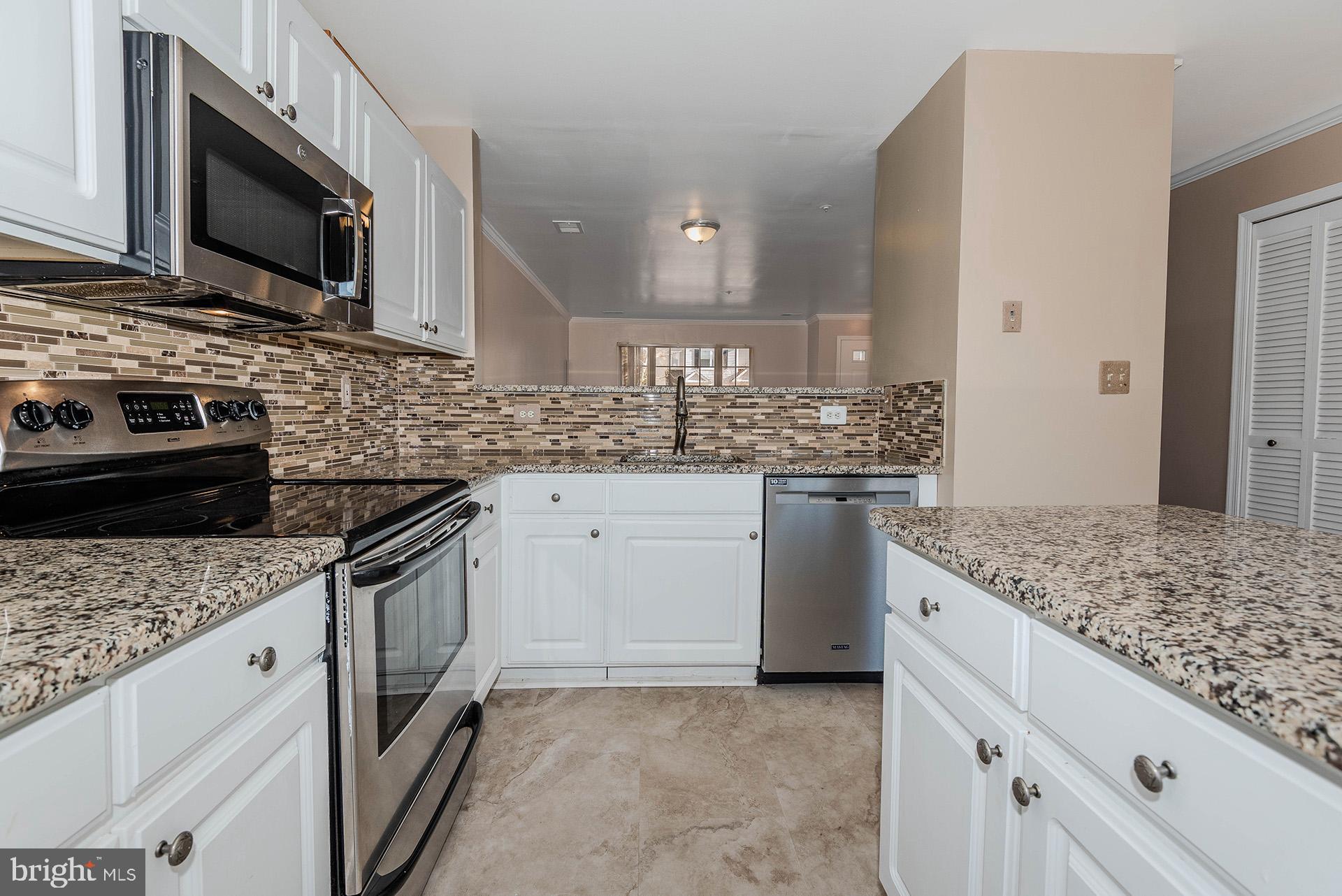 CEDAR GROVE AT CROFTON - Residential