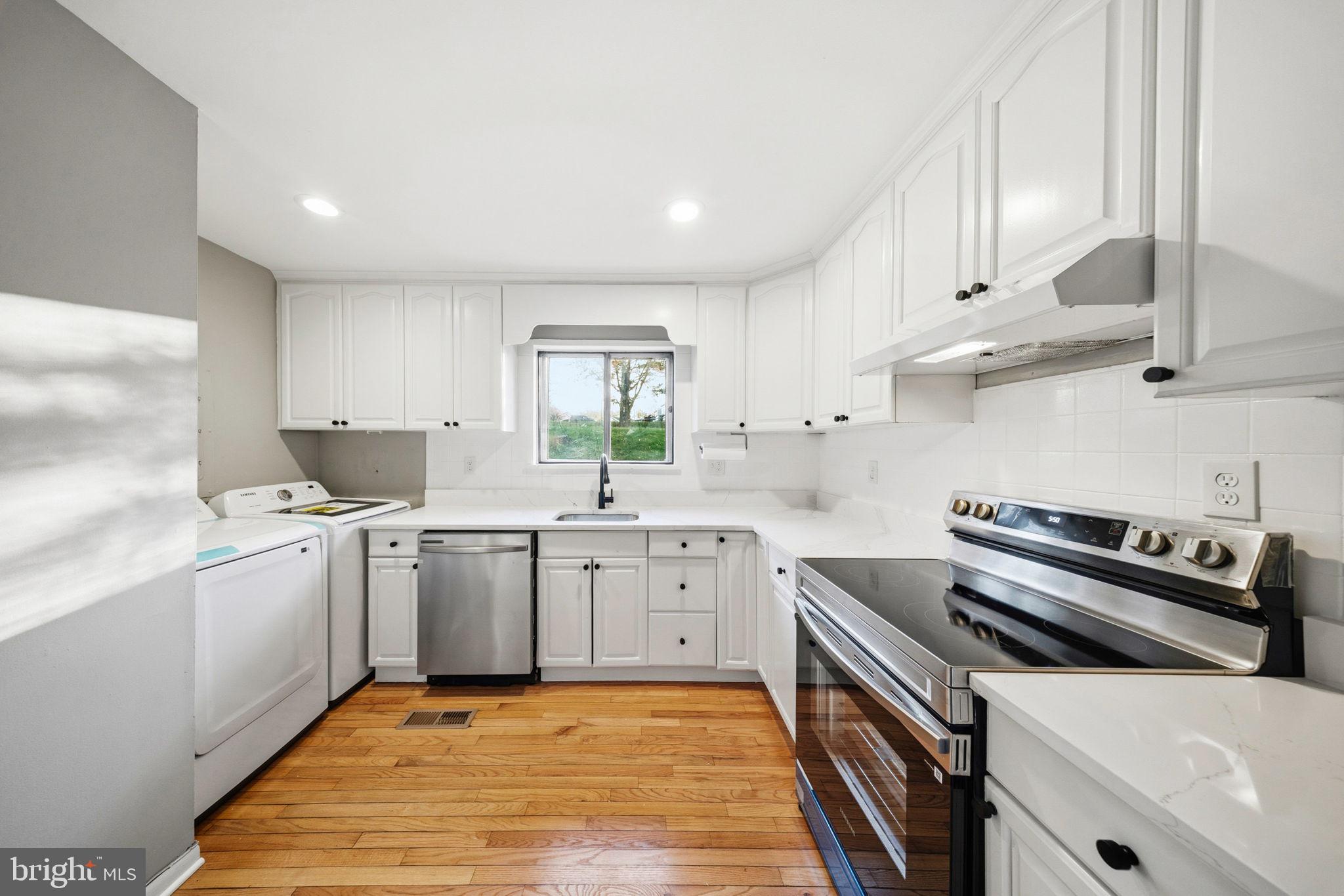 NEWPORT ESTATES - Residential