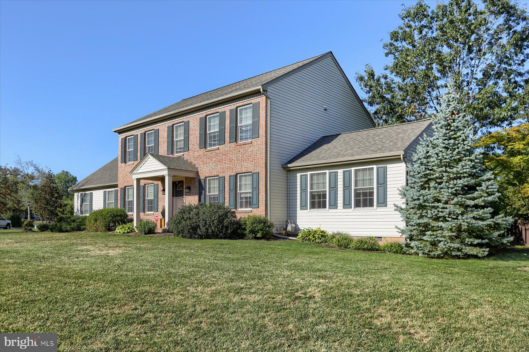 THE RIDINGS - Residential