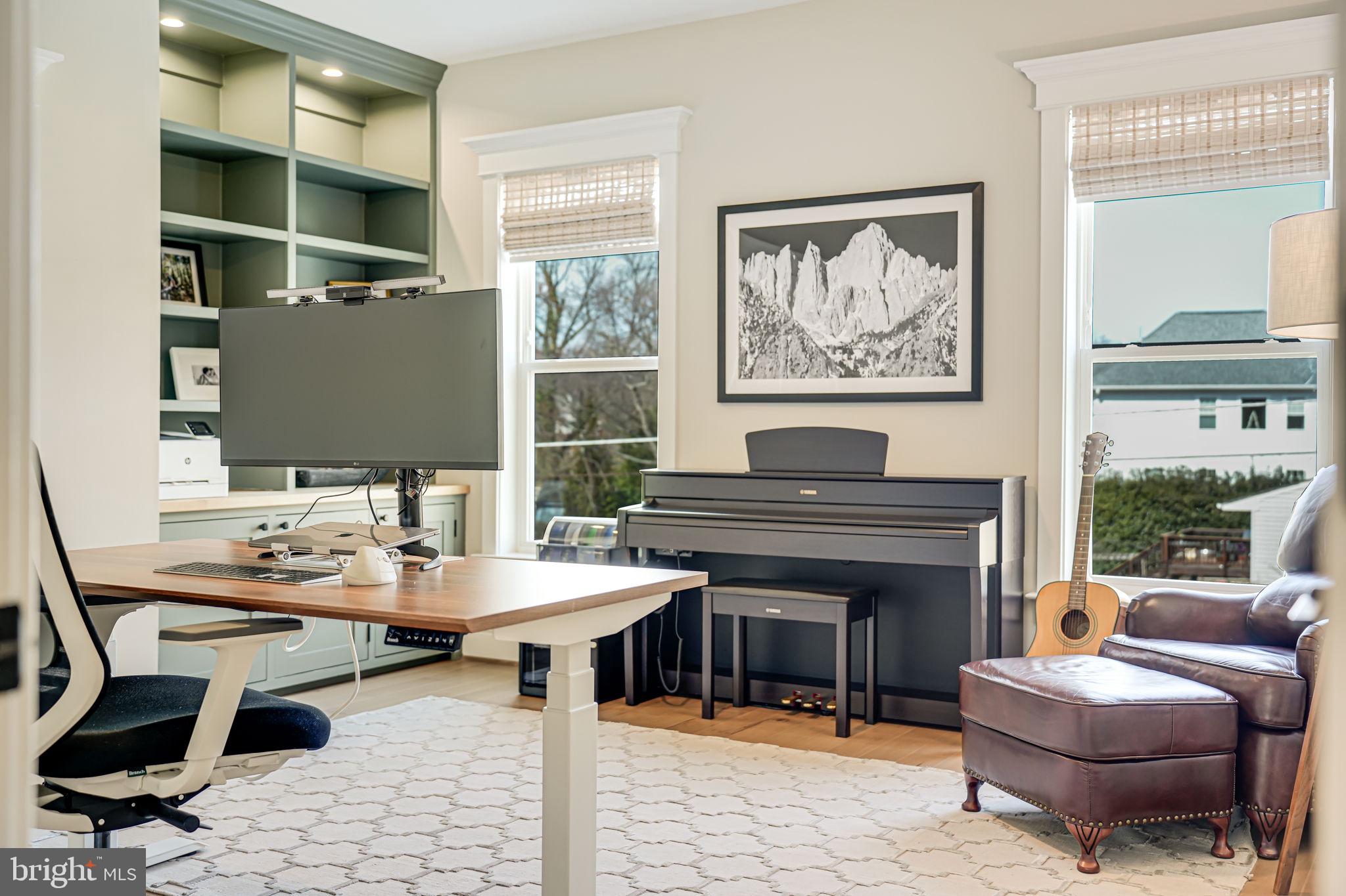 VIENNA WOODS - Residential