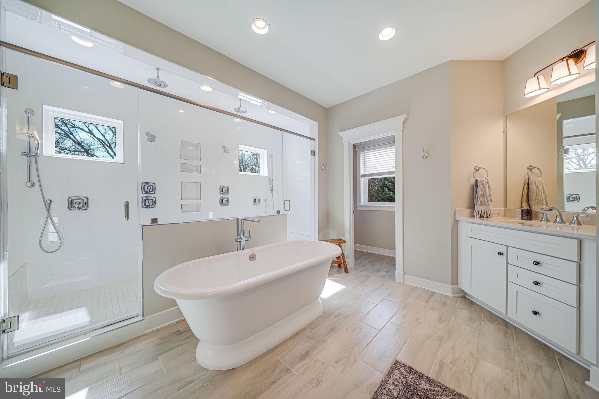 VIENNA WOODS - Residential