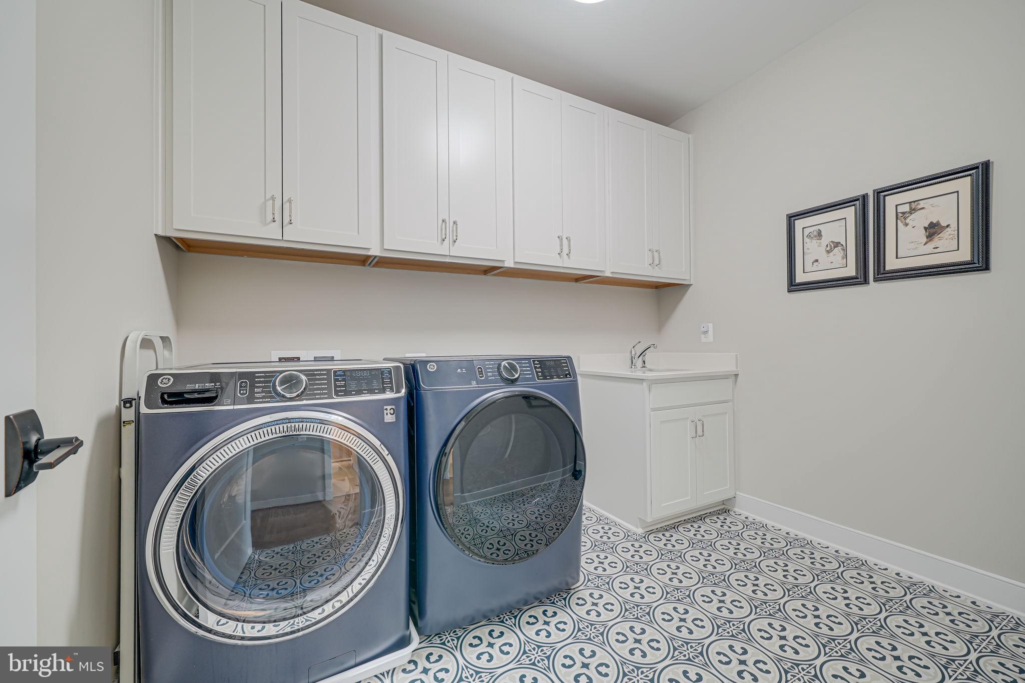 VIENNA WOODS - Residential