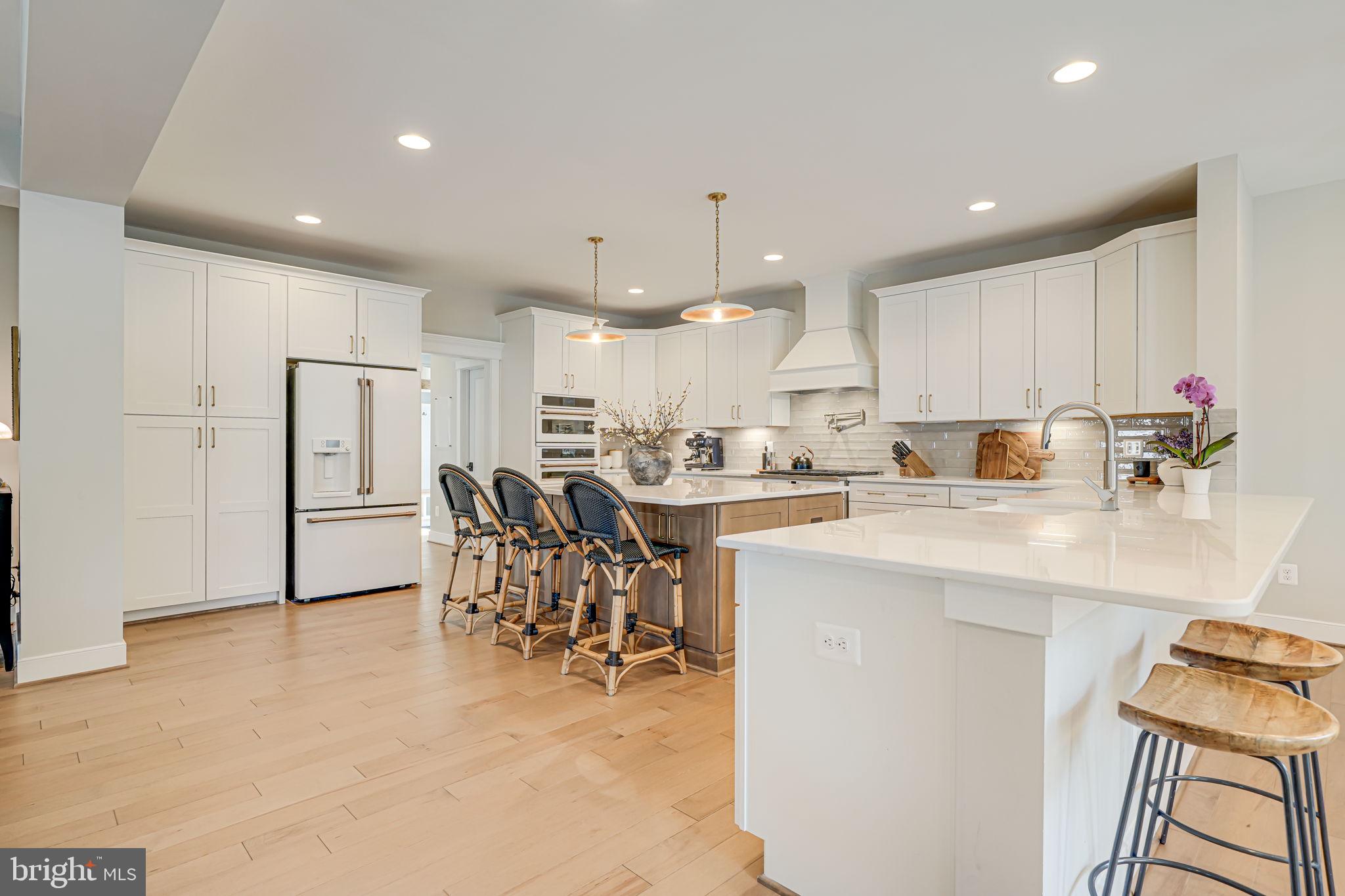 VIENNA WOODS - Residential