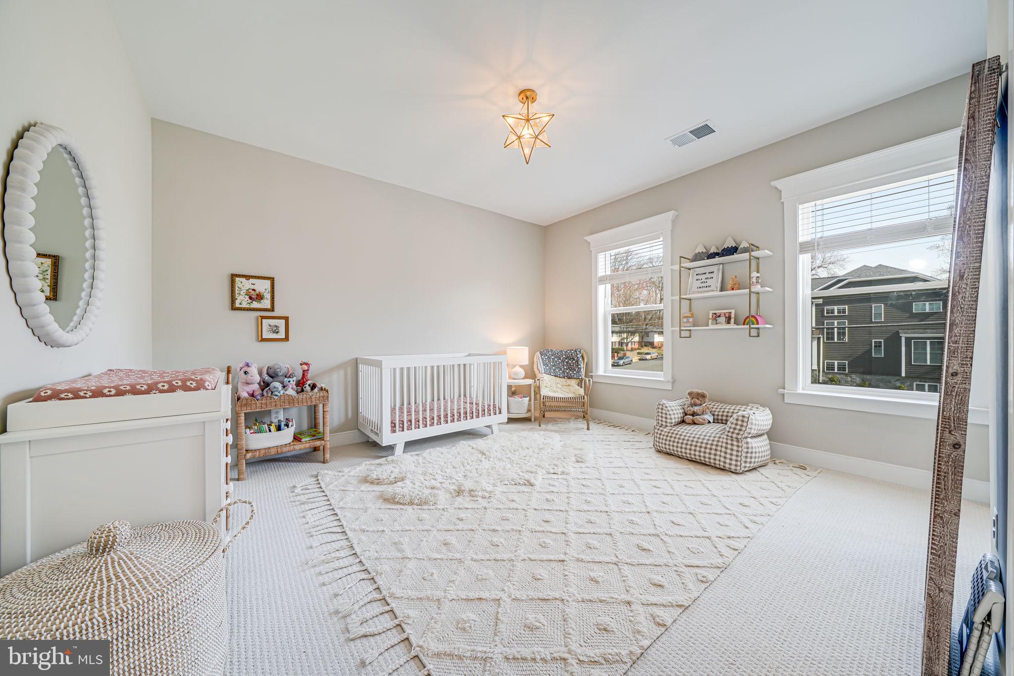 VIENNA WOODS - Residential