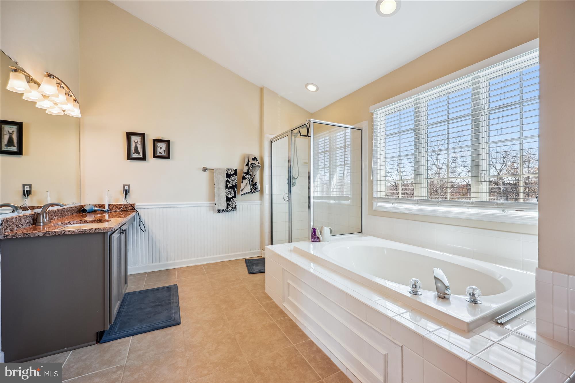 HUNTERS RUN - Residential