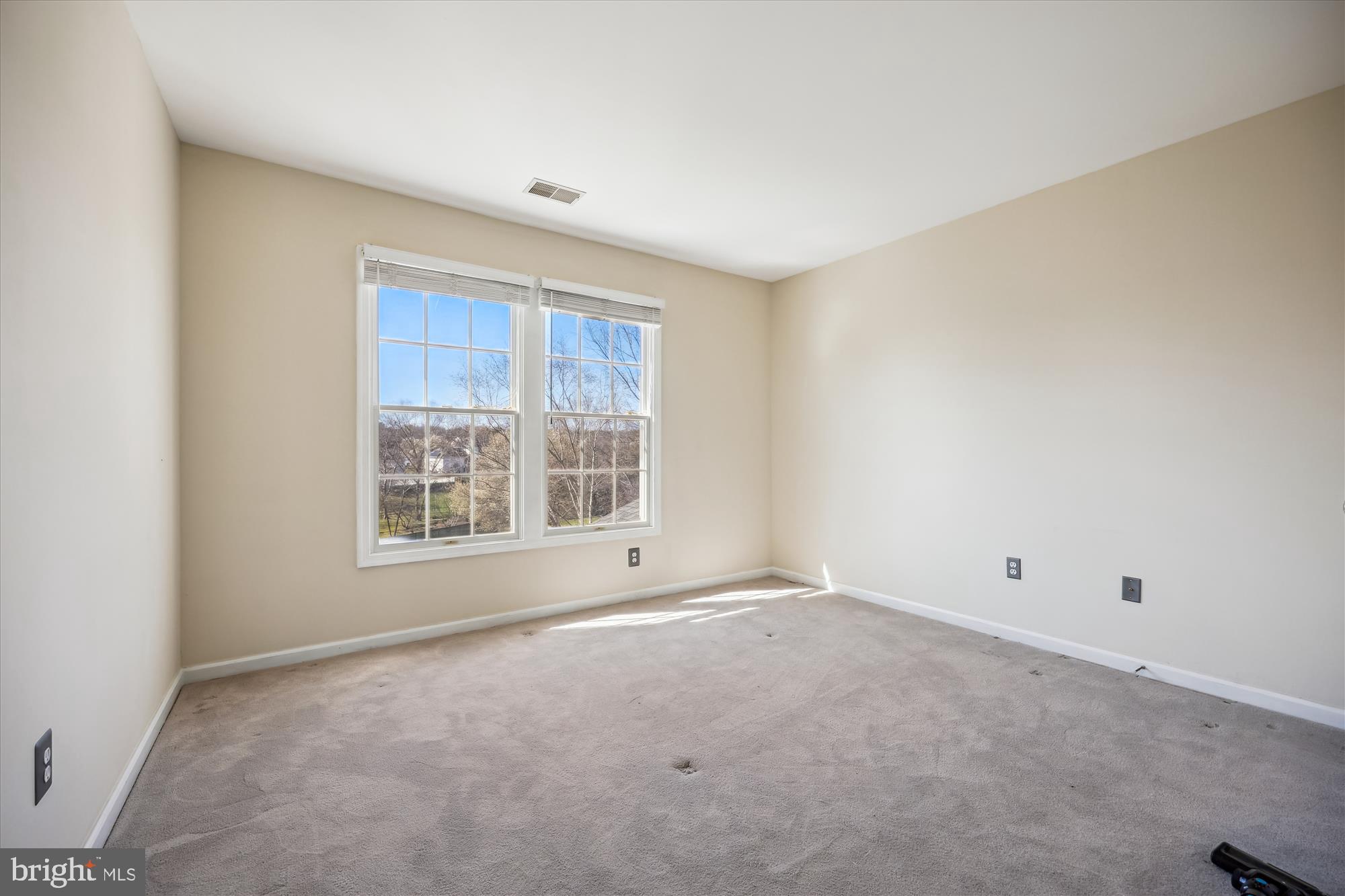 HUNTERS RUN - Residential