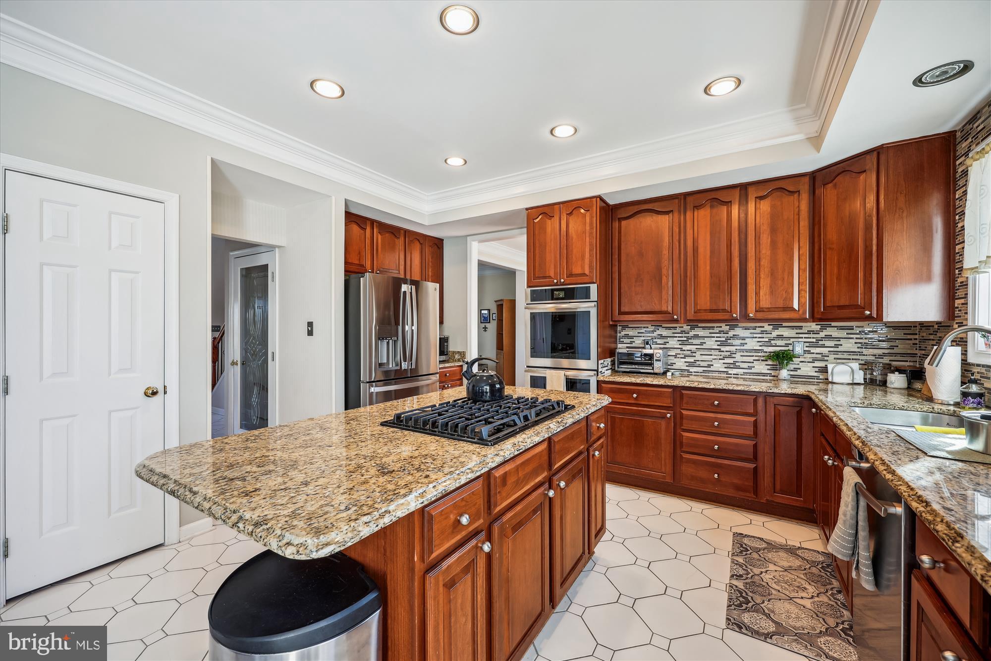 HUNTERS RUN - Residential