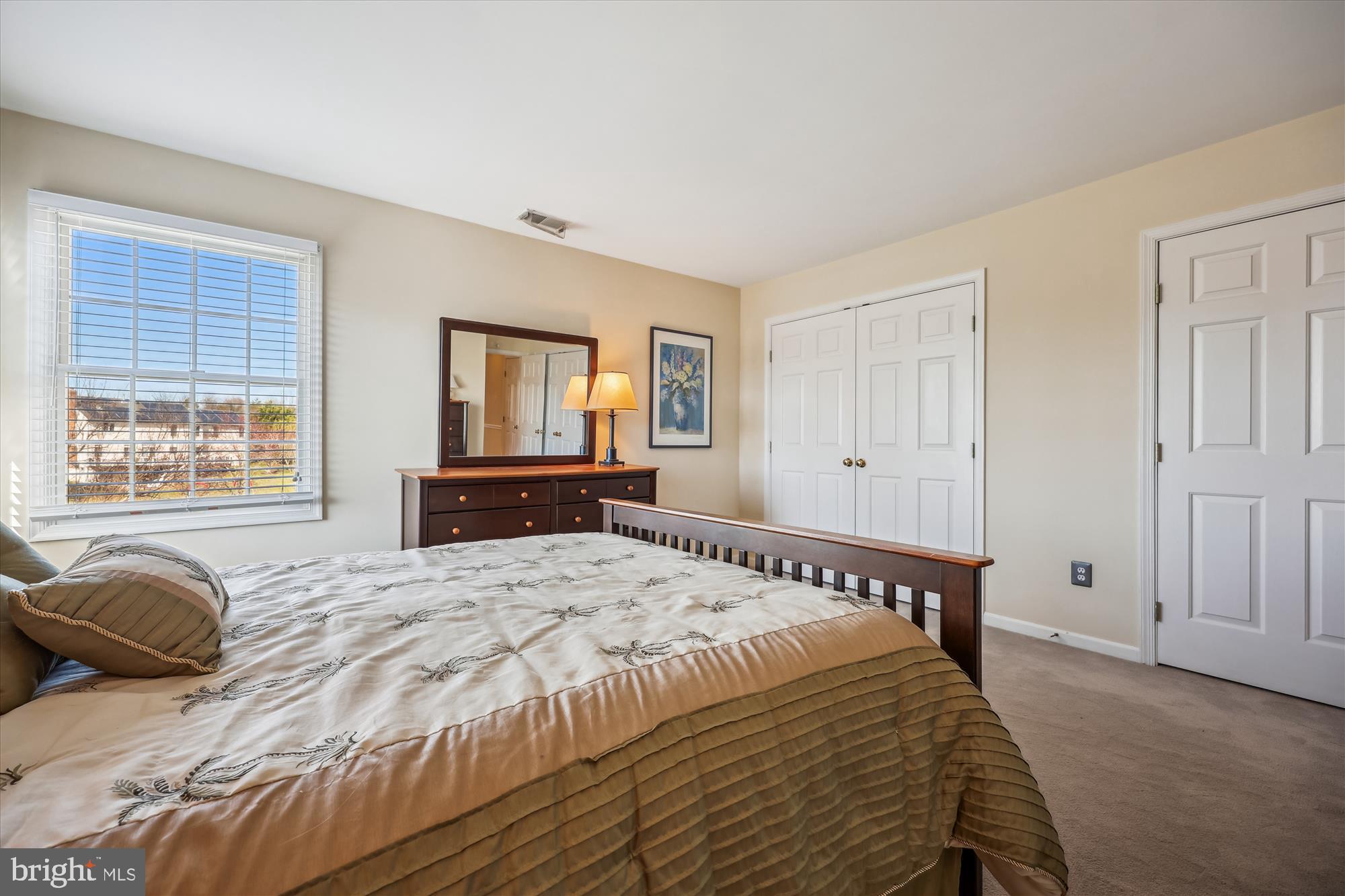 HUNTERS RUN - Residential