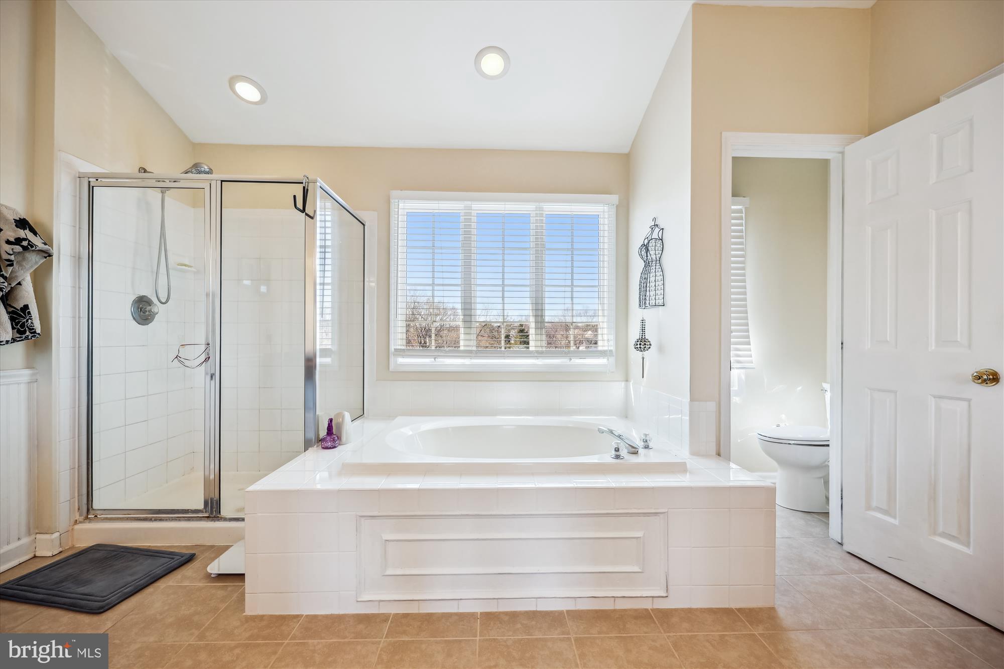 HUNTERS RUN - Residential