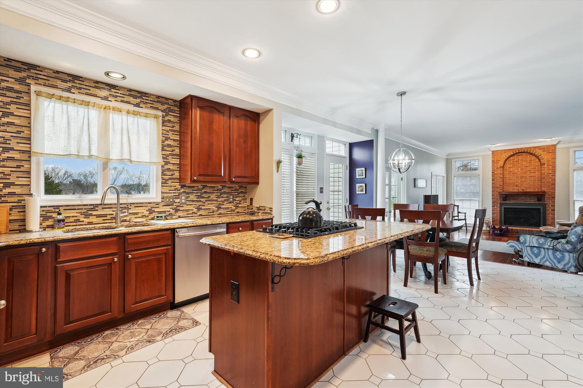 HUNTERS RUN - Residential