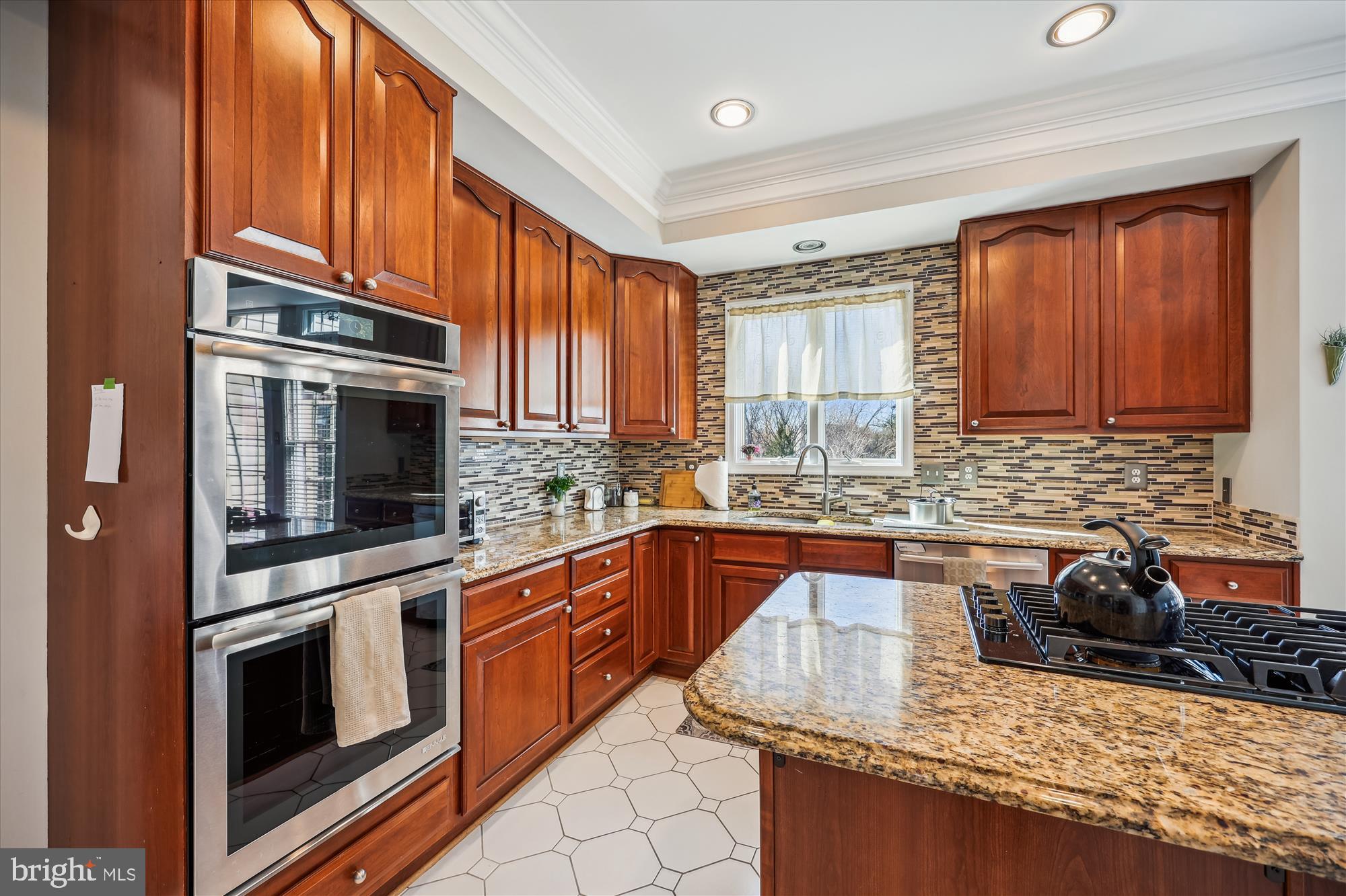 HUNTERS RUN - Residential