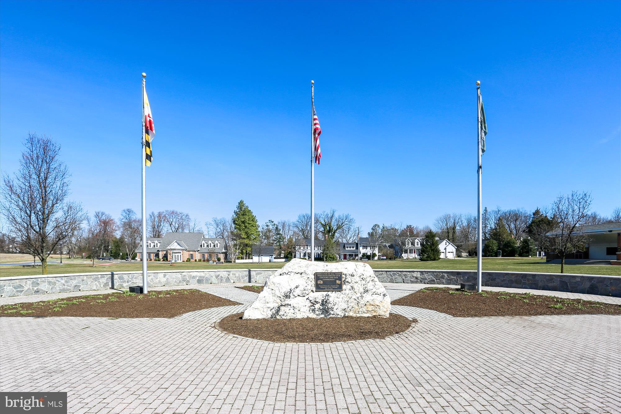 HUNTERS RUN - Residential