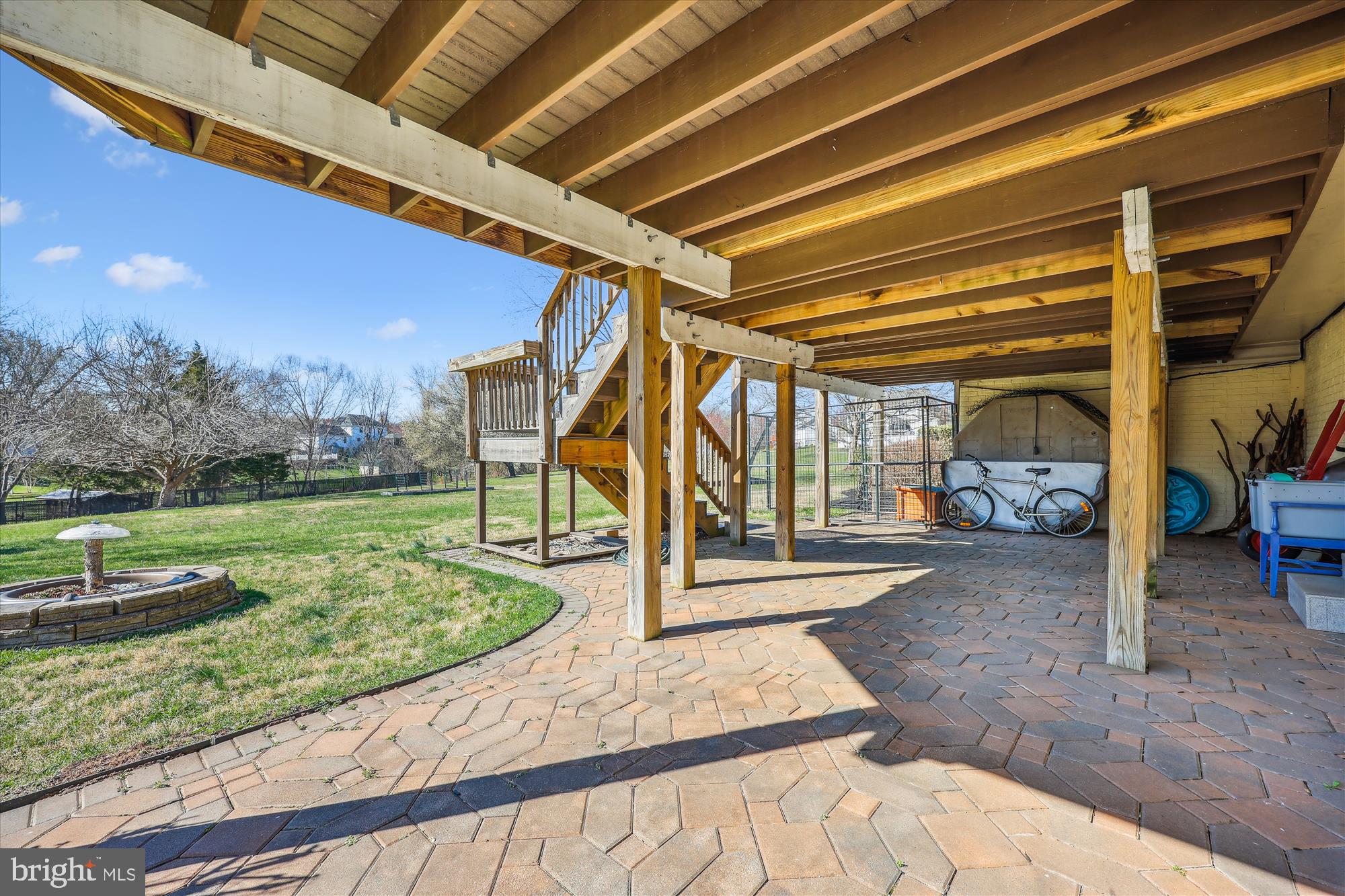 HUNTERS RUN - Residential