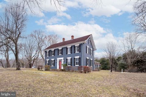 8100 CROOM ROAD UPPER MARLBORO MD 20772