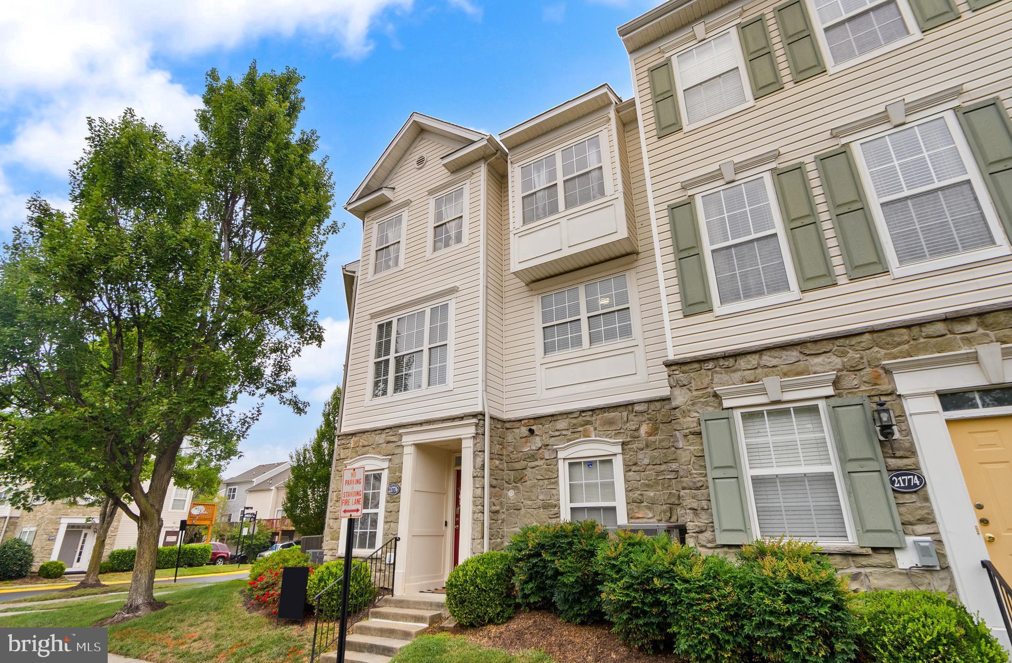 21776 DRAGONS GREEN SQUARE
