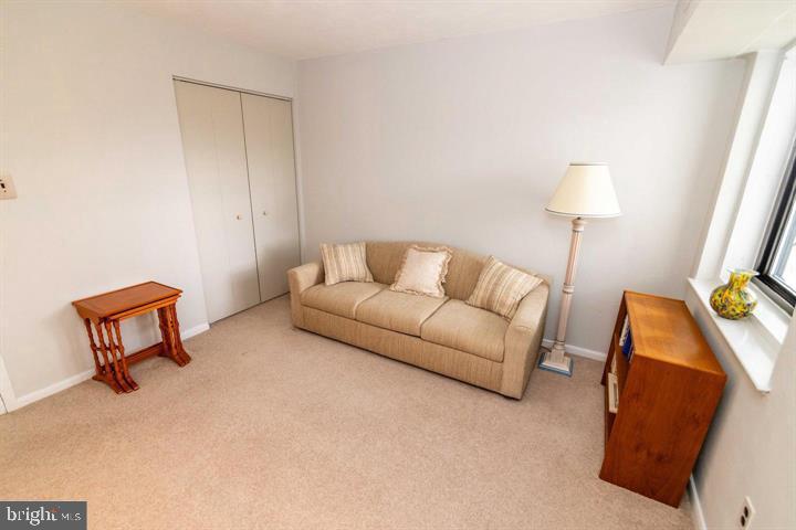 FOX VALLEY - Residential