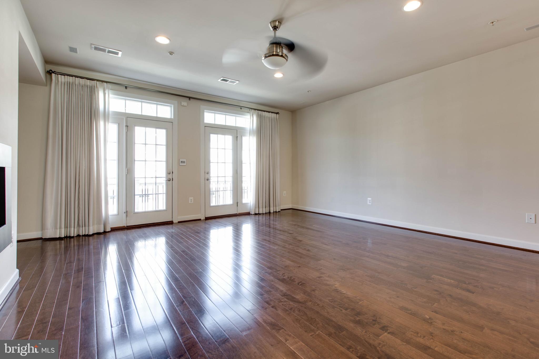 PARKSIDE - Residential Lease